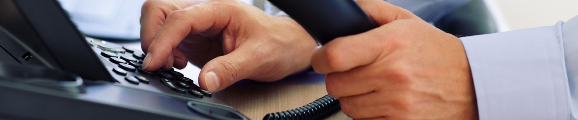 Бізбен хабарласыңы